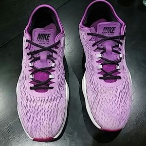 Nike Women's 'Zoom Fit' Mesh Athletic